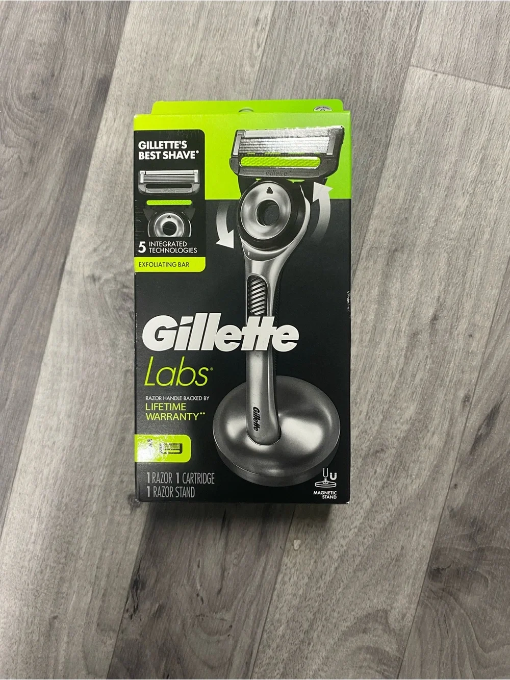 Gillette Labs Men’s Razor with Magnetic Stand — Silver